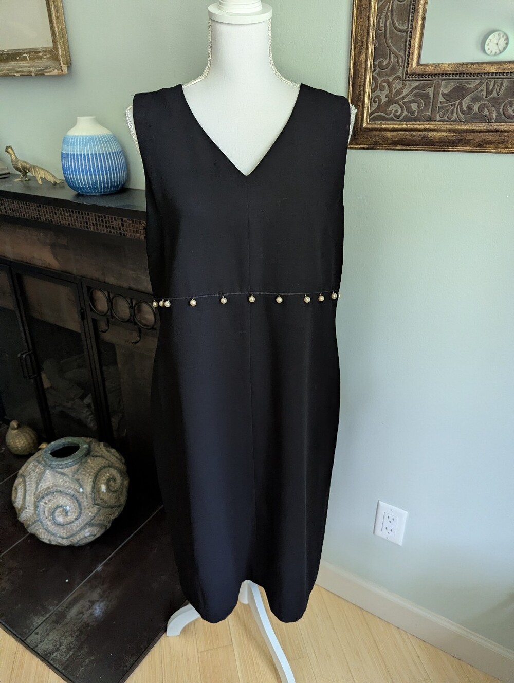 Vintage Y2K Pearl Drop Accent Harve Bernard Black Sleeveless Vneck Dress Size 12